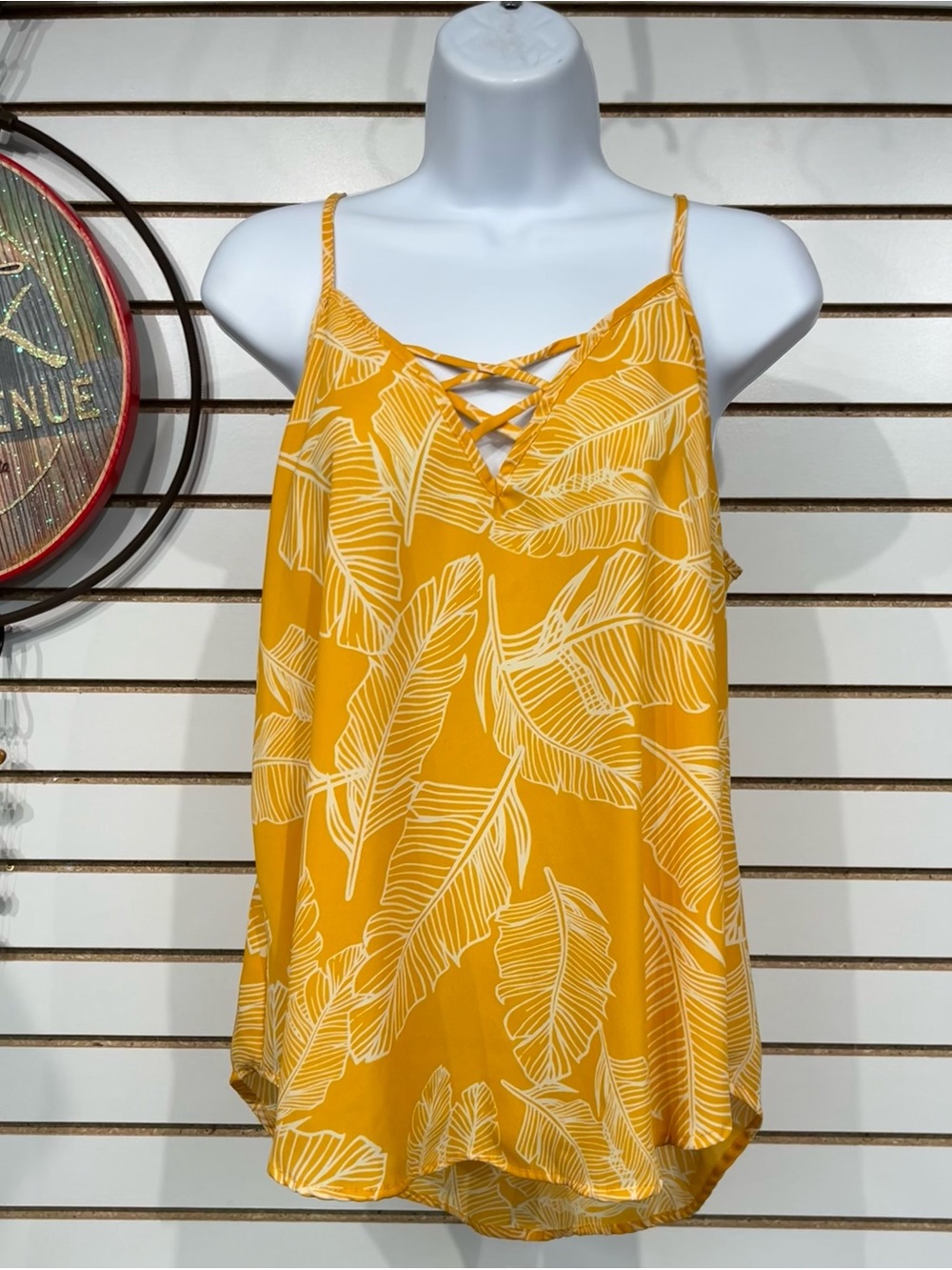 Sienna Sky sleeveless blouse size medium - Picture 2 of 8
